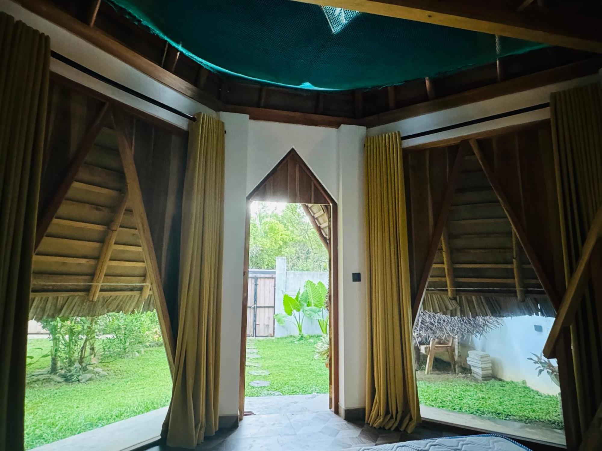 Turtle Wood Cabin Tangalle Exterior foto